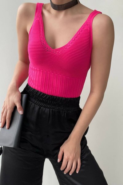 100 5584 FİTİLLİ V YAKA ATLET