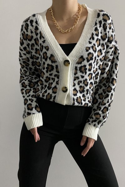 900 3488 Leopar Desen Düğmeli Hırka