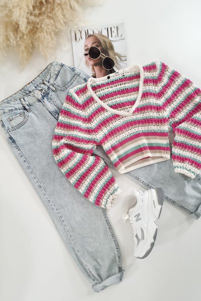 160 223242 Ajur çizgi dsn v yaka crop top