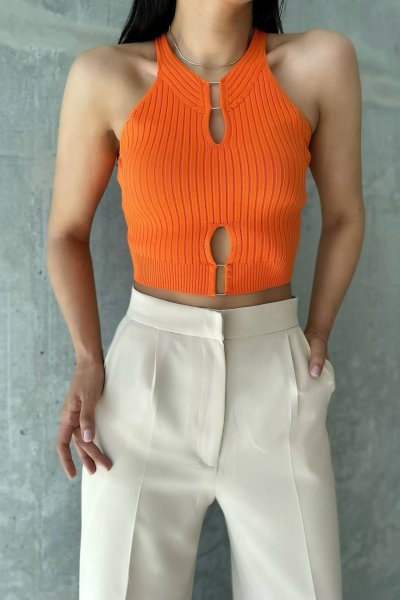 290067 Ön yaka yırtmaçlı atlet