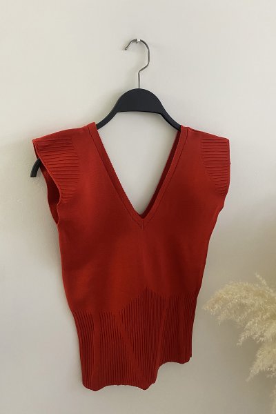 S0135 Kolsuz ön arka v yaka atlet