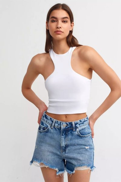 140 70895 Lazerli kısa şort