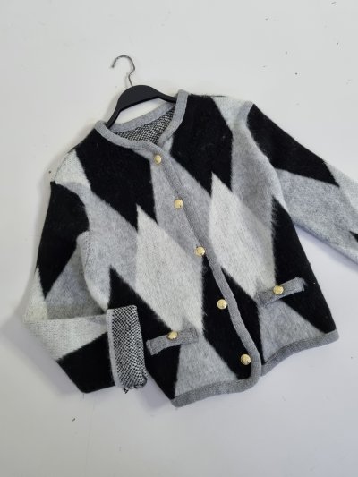 R001 10123 ŞARDONLU  HIRKA