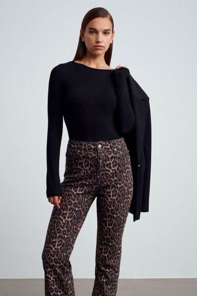 140 32325 KAYIK YAKA CROP